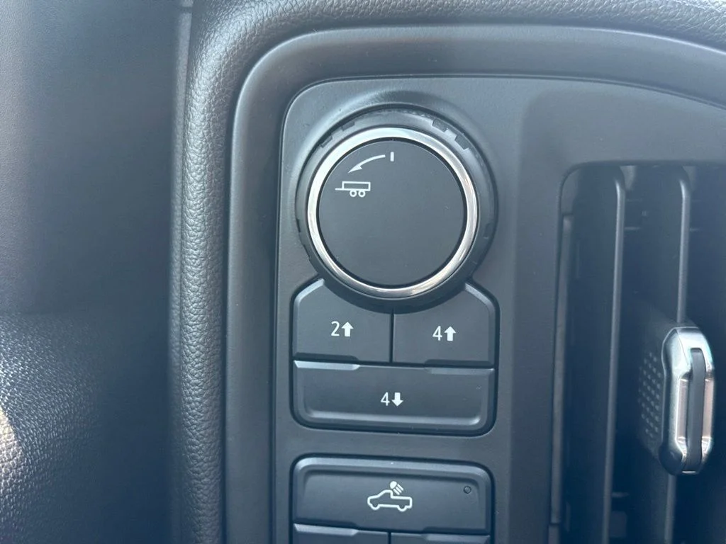Used 2025 Blue Chevrolet Custom image 11