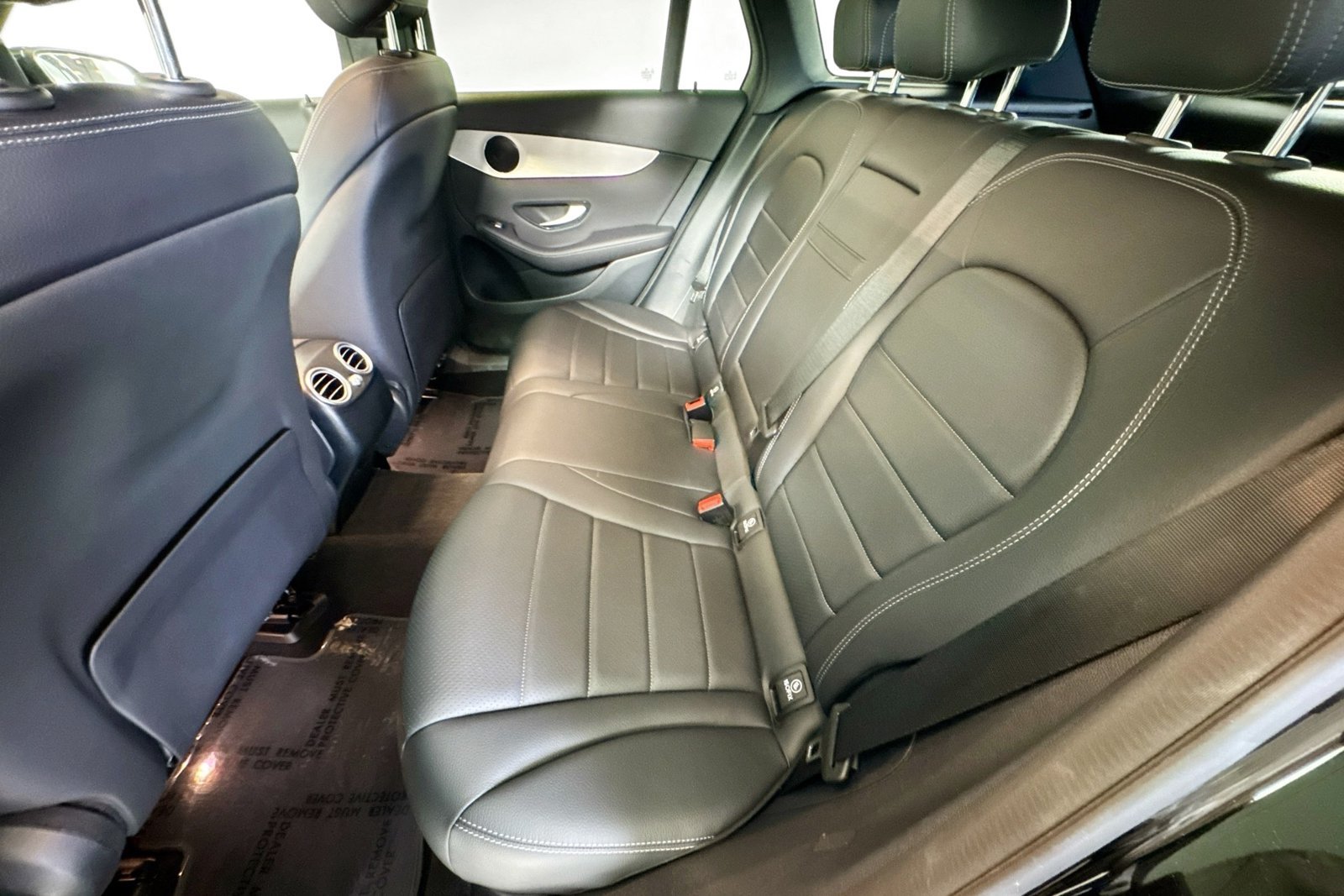 Used 2022 Black Mercedes-Benz GLC 300 image 23