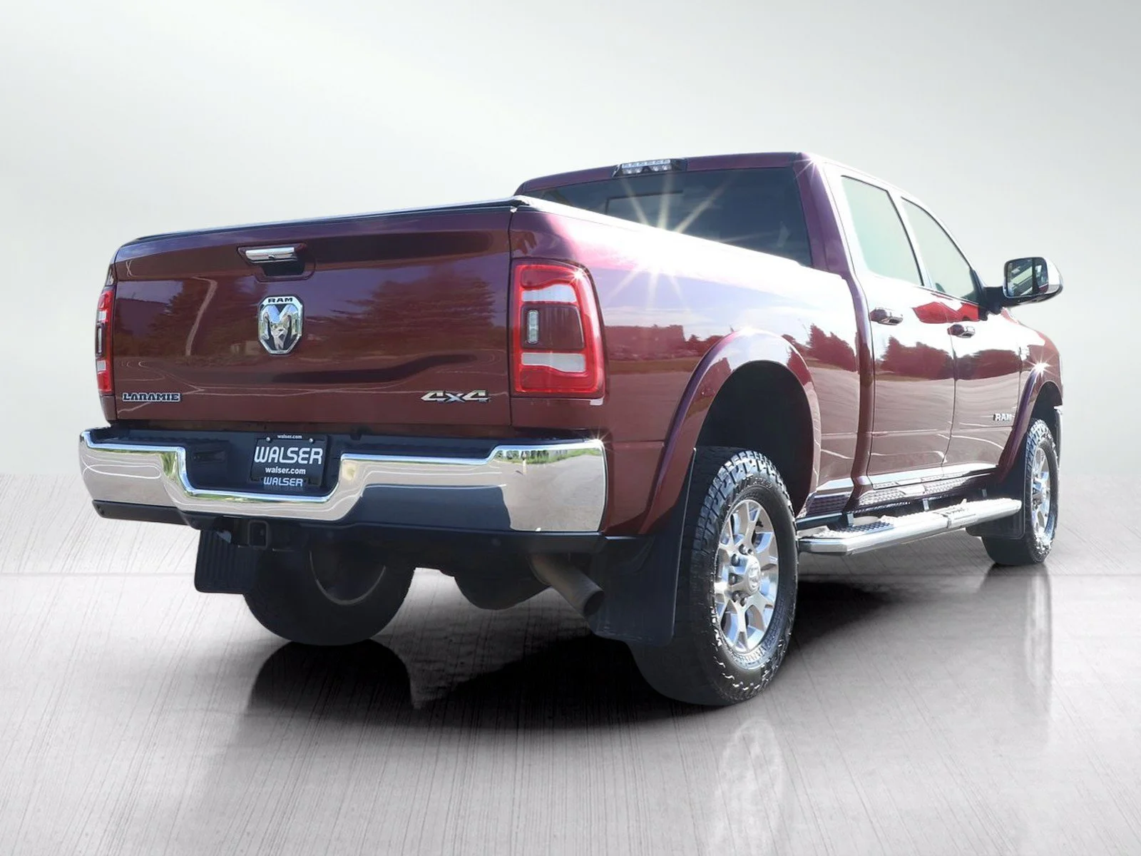 Used 2019 Delmonico Red Pearlcoat Ram Laramie image 5