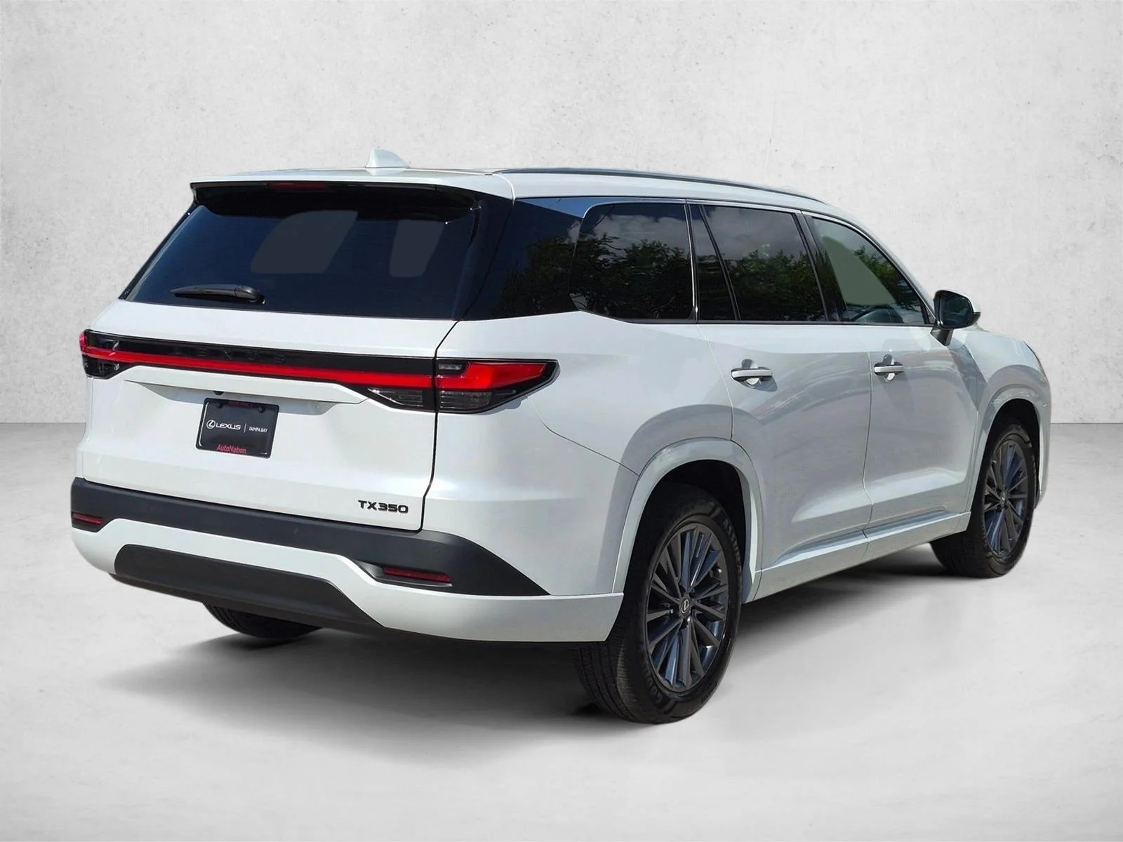 Certified Used 2025 Wind Chill Pearl Lexus  image 5