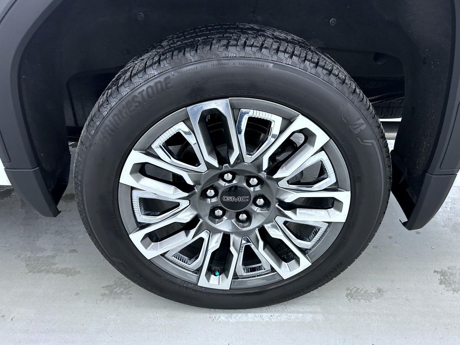 Used 2024 White GMC Denali Ultimate image 23