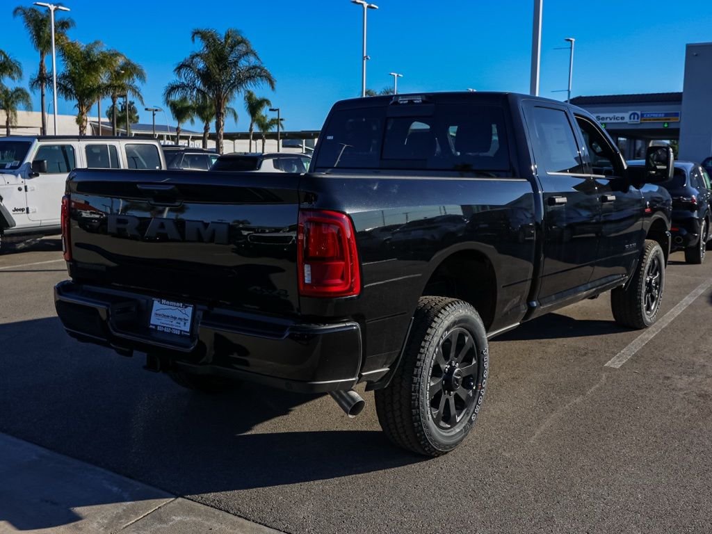 New 2026 Diamond Black Crystal Pearl-Coat Exterior Paint RAM Big Horn Night Edition image 2