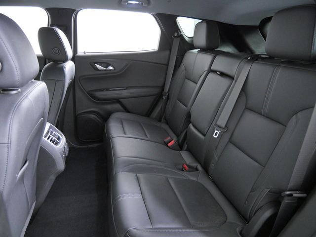Used 2022 White Chevrolet LT image 17