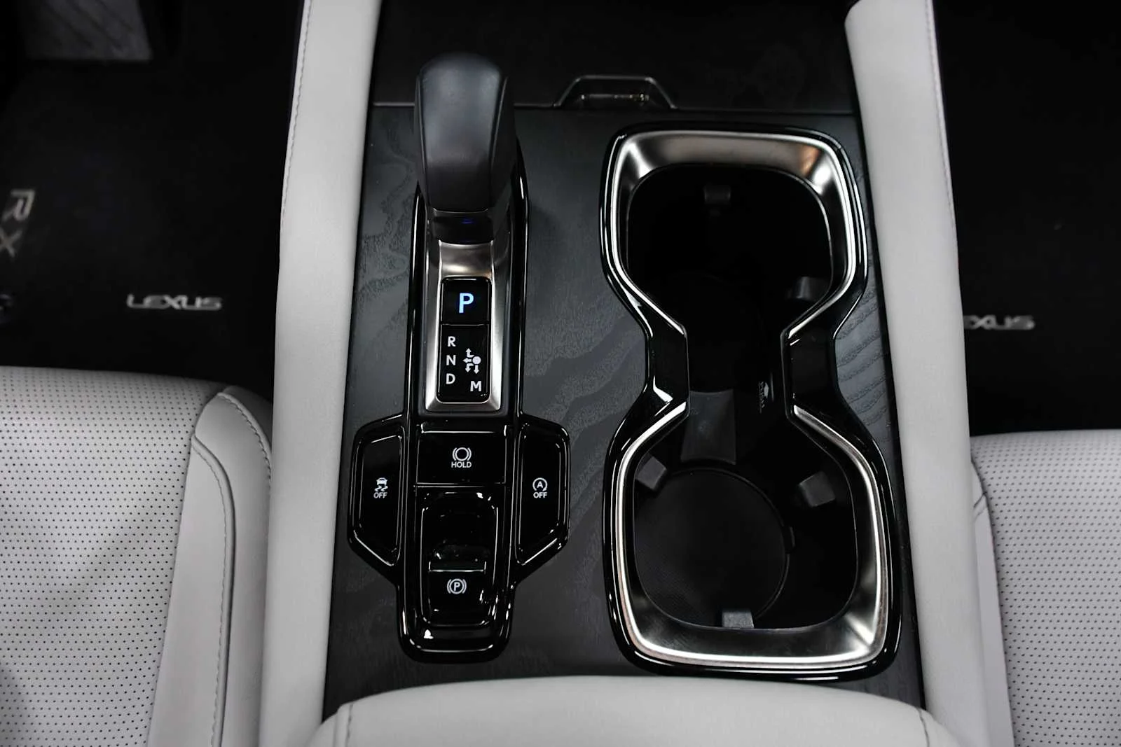 Certified Used 2025 IRIDIUM Lexus Premium Plus image 22