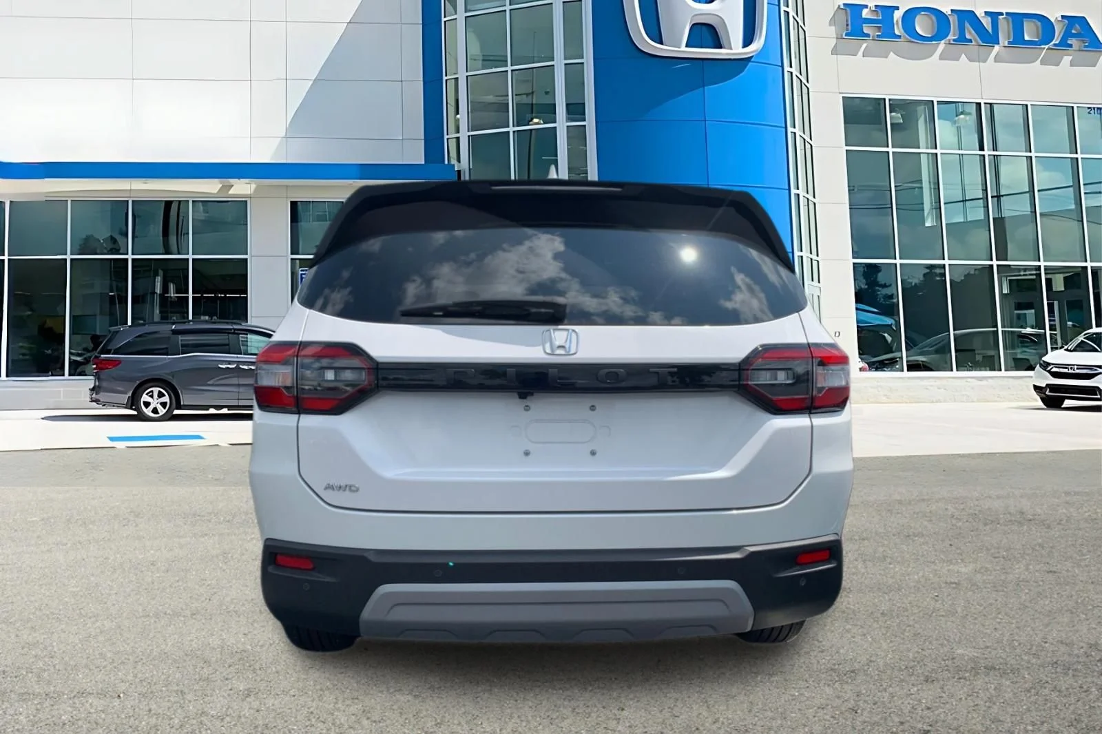 Used 2025 Silver Honda EX-L image 3