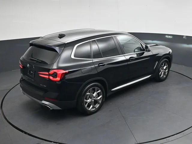 Used 2022 Black BMW xDrive30i image 24