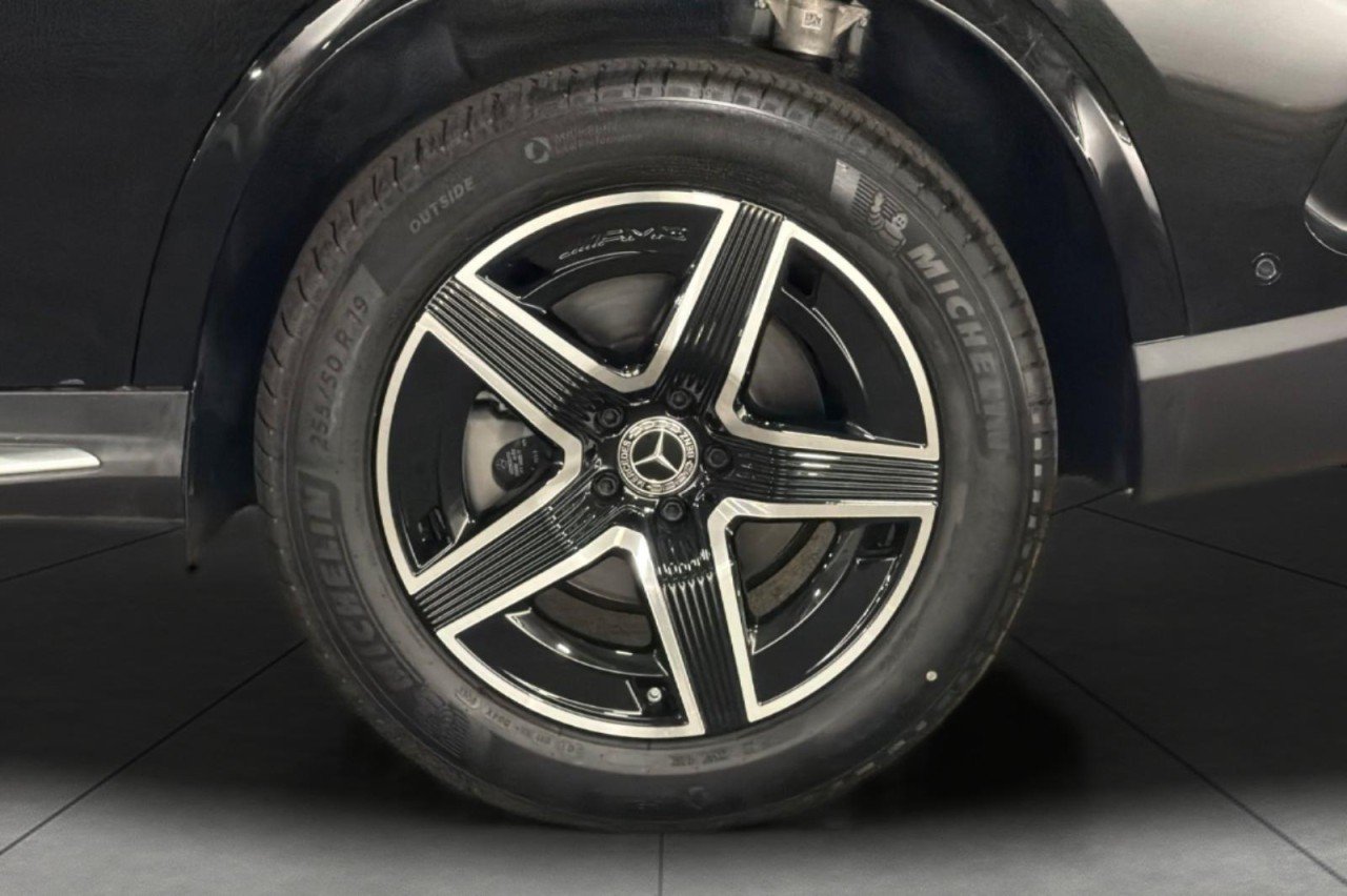 New 2026 Black Mercedes-Benz GLC 300 4MATIC® SUV image 25