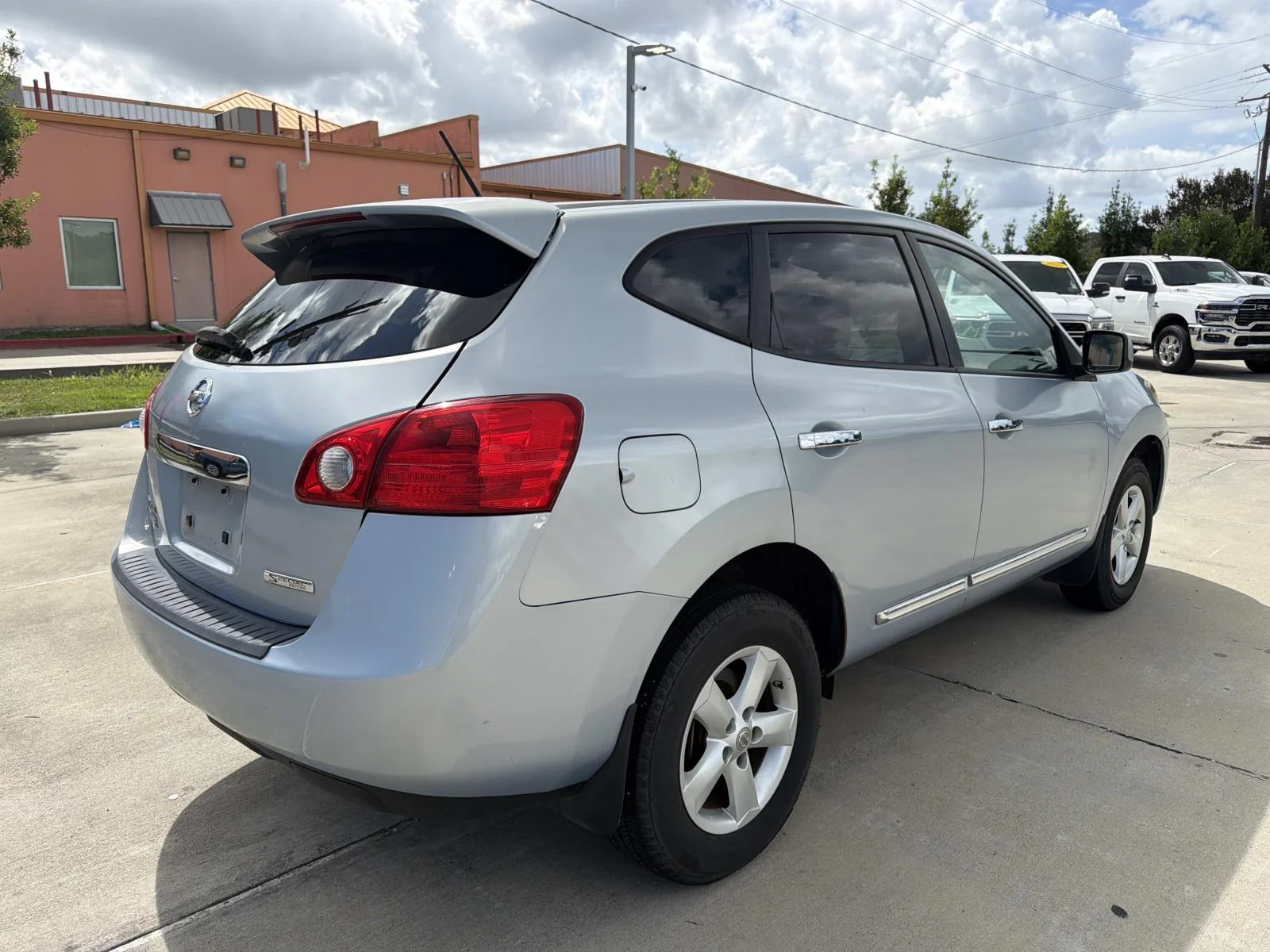 Used 2013 Blue Nissan FWD 4dr S image 7