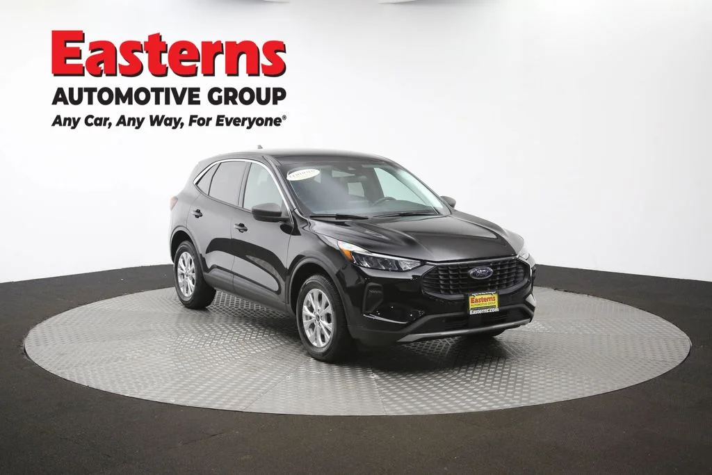 Used 2023 Black Ford Active image 49