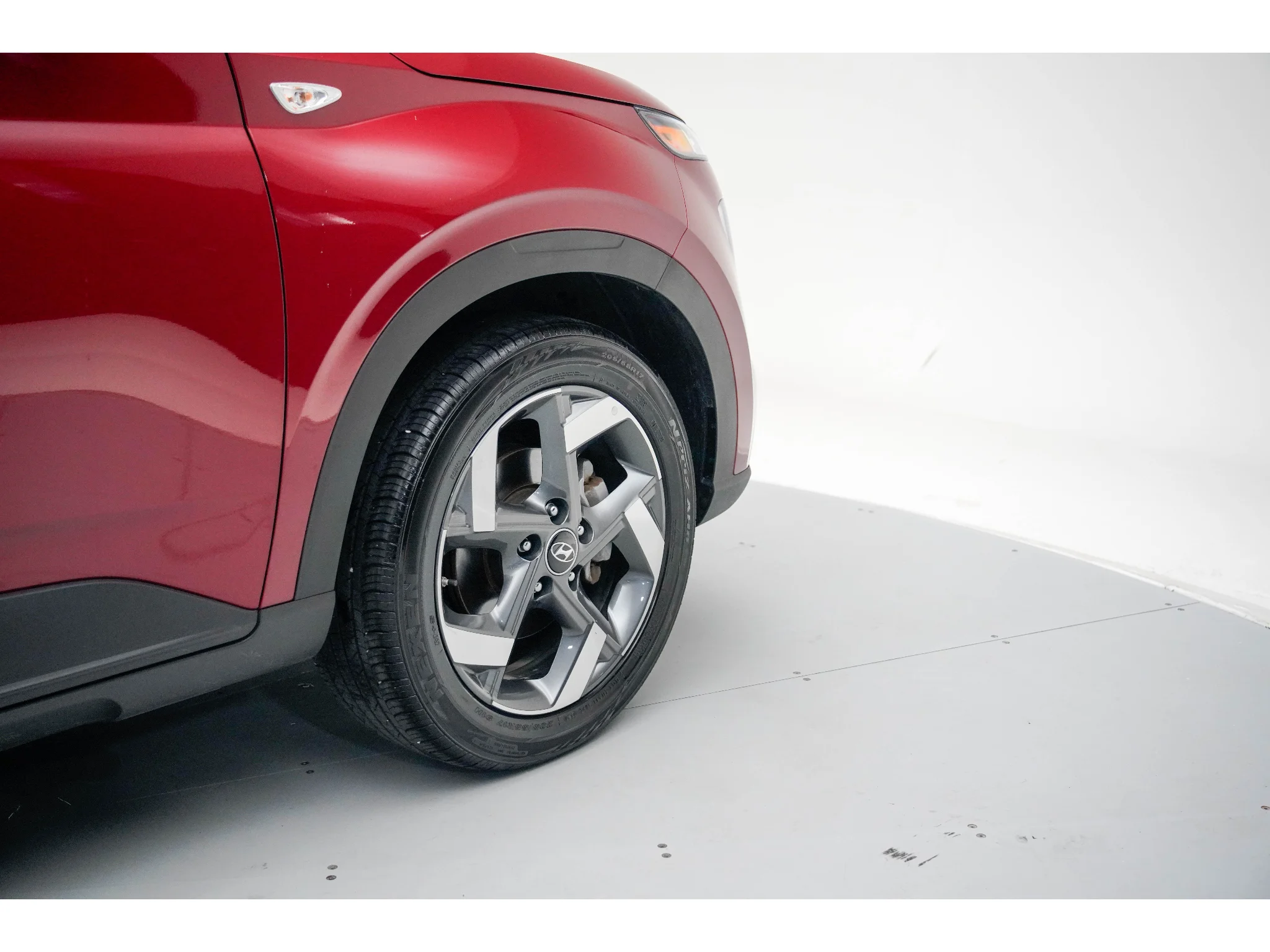 Used 2025 Ultimate Red Hyundai SEL image 12