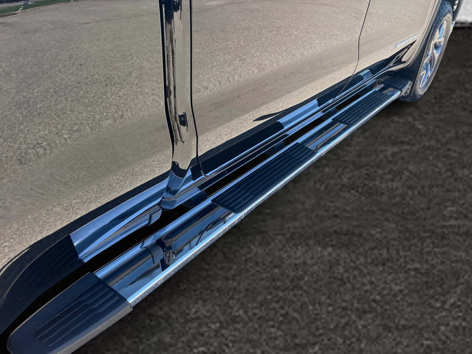 New 2026 Onyx Black GMC SLT image 11