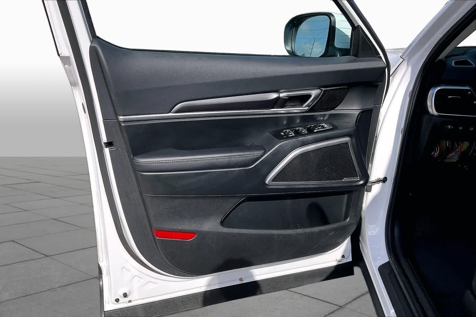 Certified Used 2025 Glacial White Pearl Kia S image 20