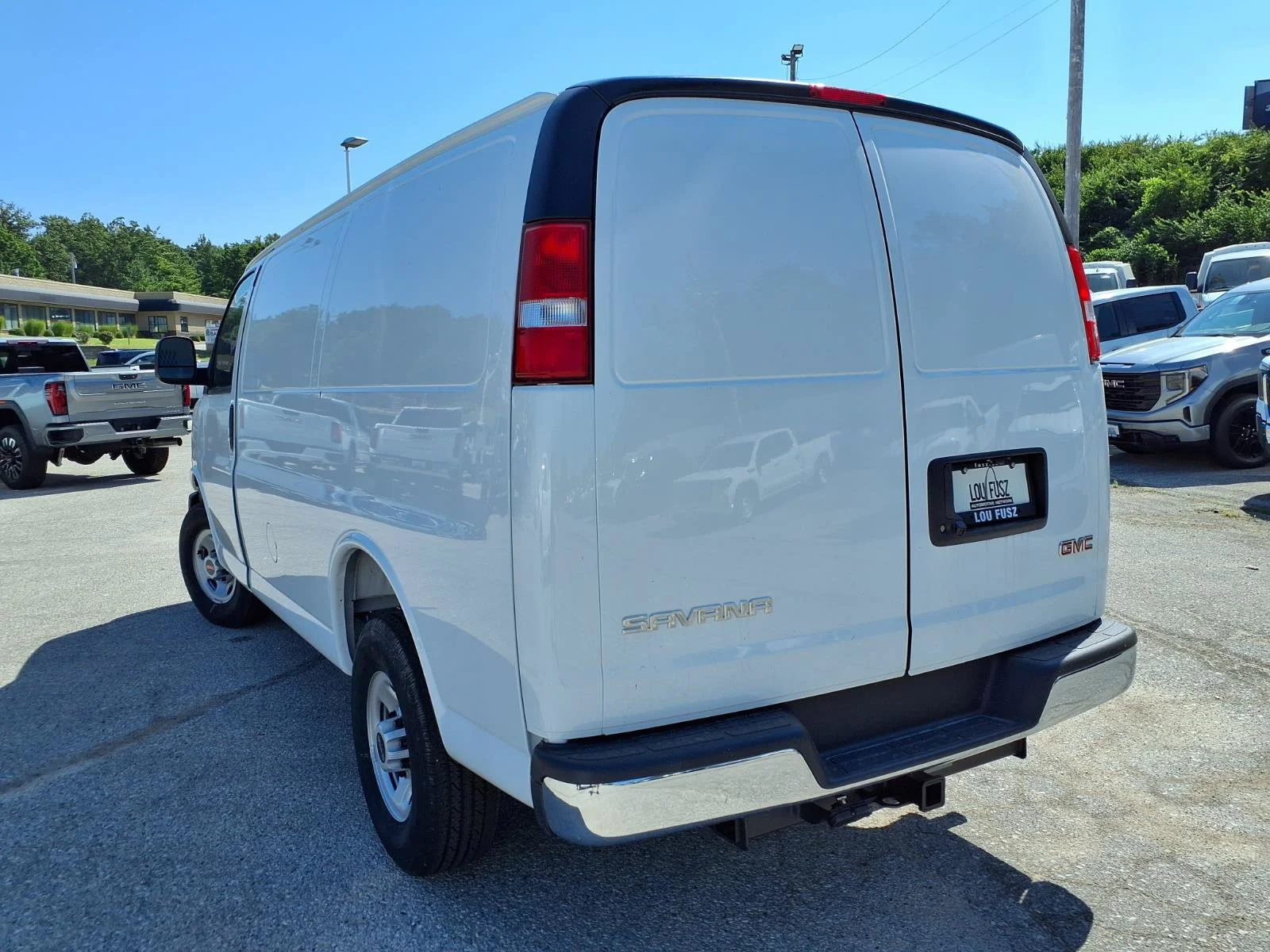 New 2026 Summit White GMC Work Van image 22