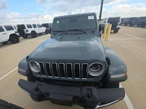 Used 2025 Anvil Clearcoat Jeep Sahara image 2