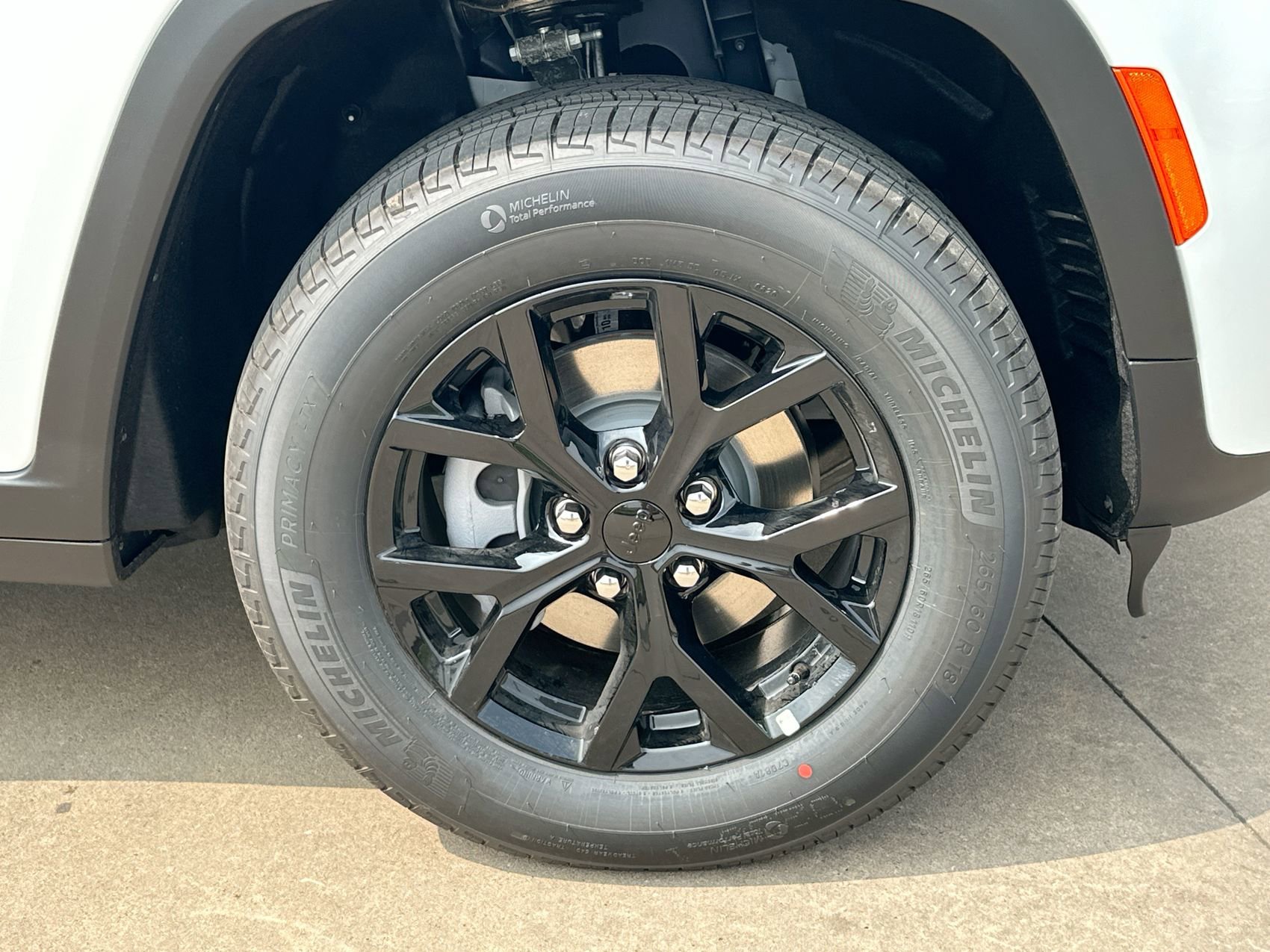 New 2026 Bright White Clearcoat Jeep Laredo Altitude image 10