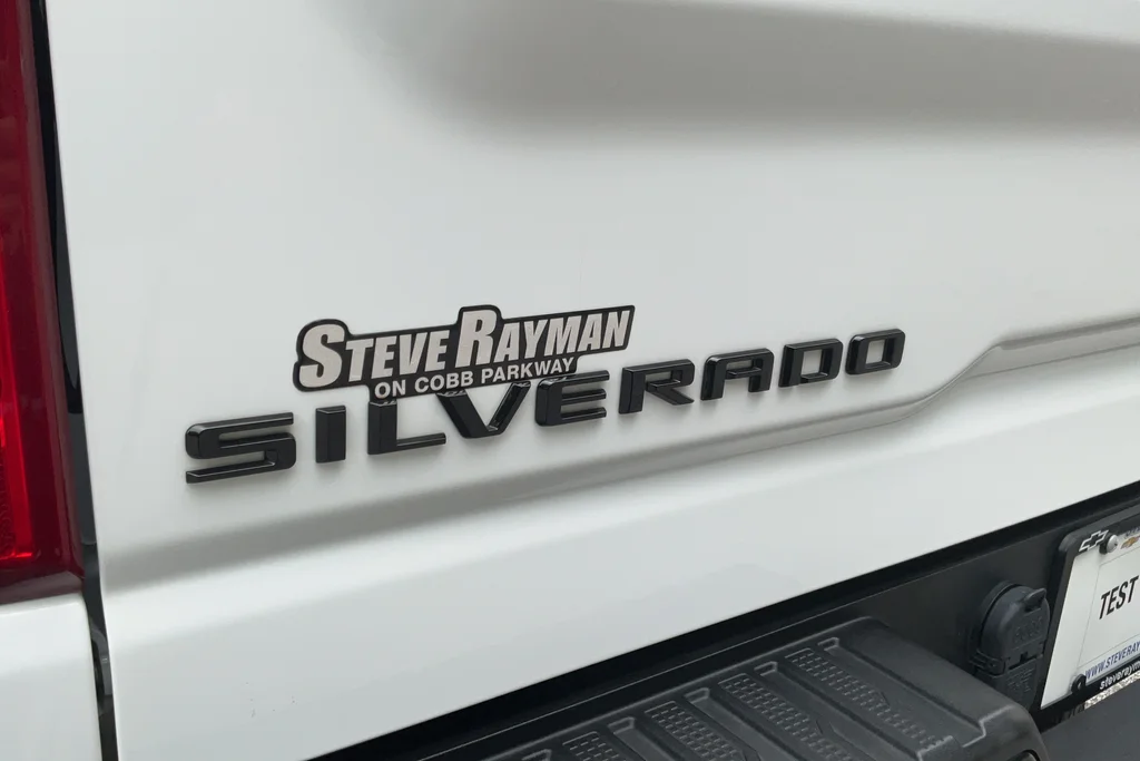Used 2025 White Chevrolet Custom image 28