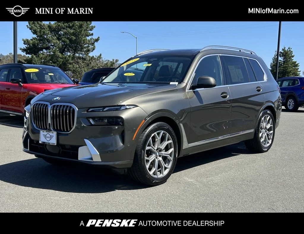 Used 2023 Green BMW xDrive40i image 1