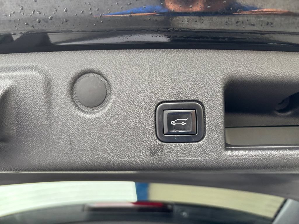Used 2022 Mosaic Black Metallic Chevrolet LT image 28