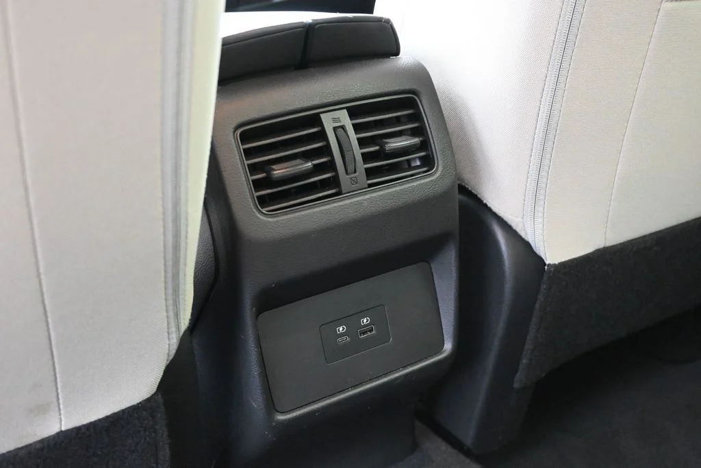Used 2023 White Nissan SV image 17