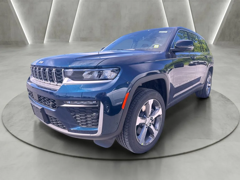 New 2026 Fathom Blue Pearl-Coat Exterior Paint Jeep Limited image 3