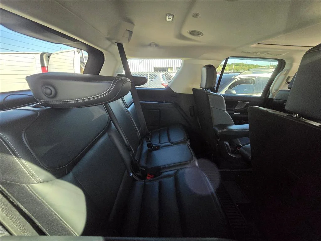 Used 2025 White Ford Platinum image 6