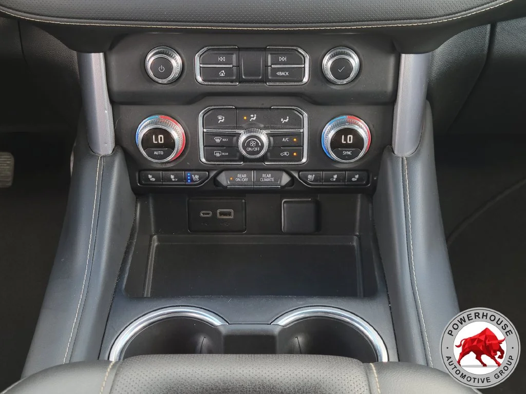 Used 2024 White GMC SLT image 24