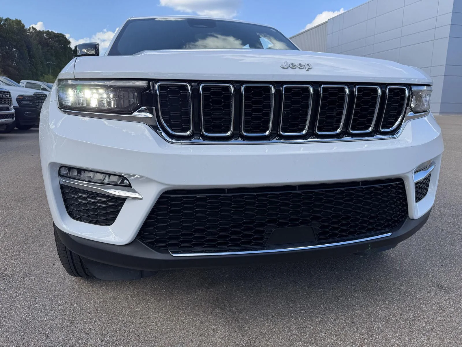 Used 2024 Bright White Clearcoat Jeep Limited image 24