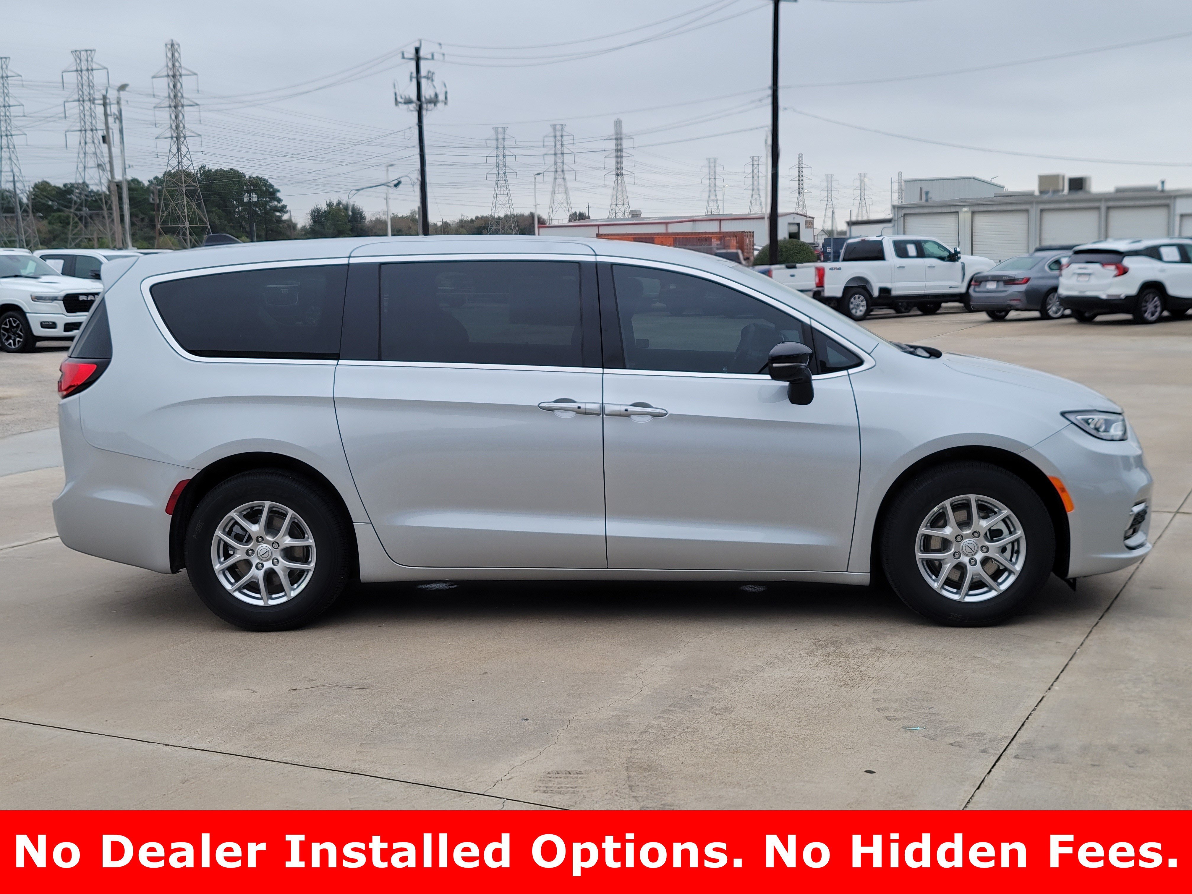 2026 Chrysler Pacifica Select - Photo 3