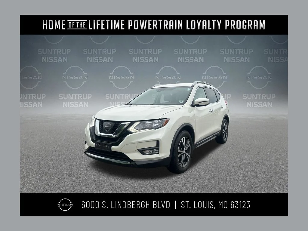 Used 2017 White Nissan SL image 1
