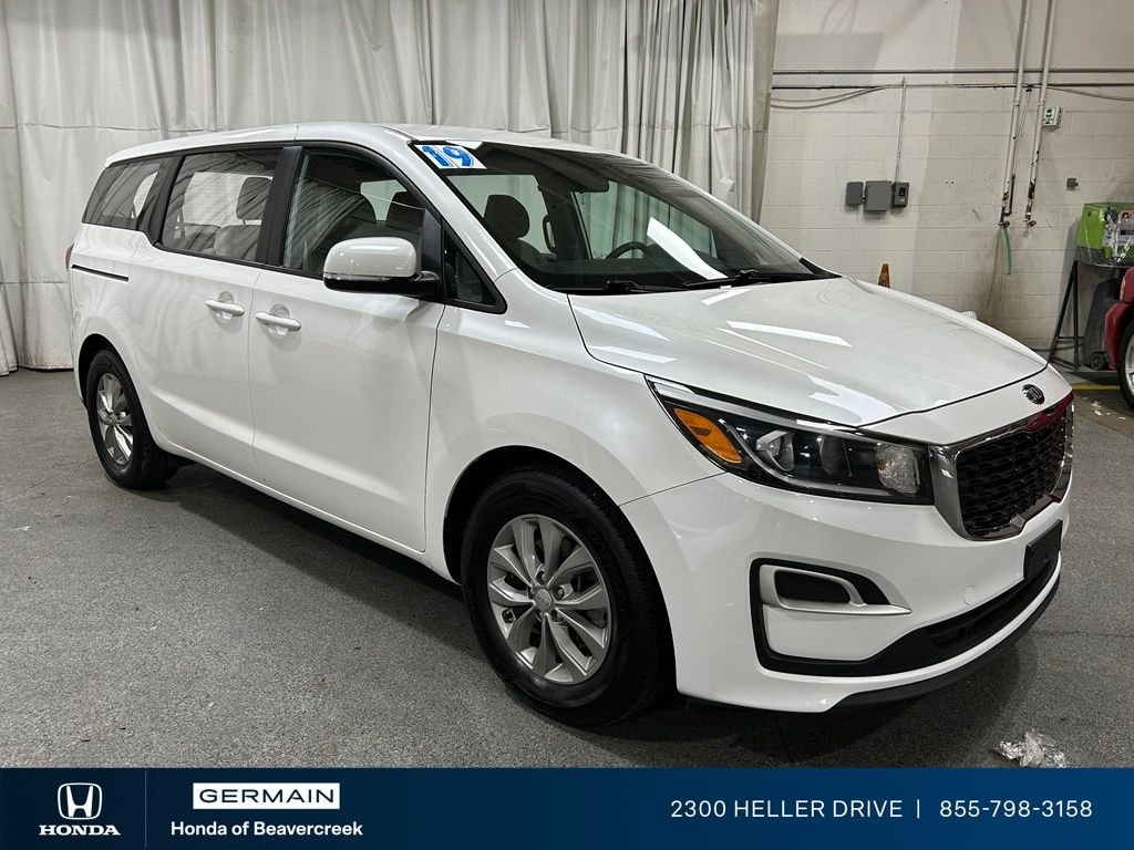 Used 2019 Kia Sedona L with VIN KNDMA5C1XK6559605 for sale in Beavercreek, OH
