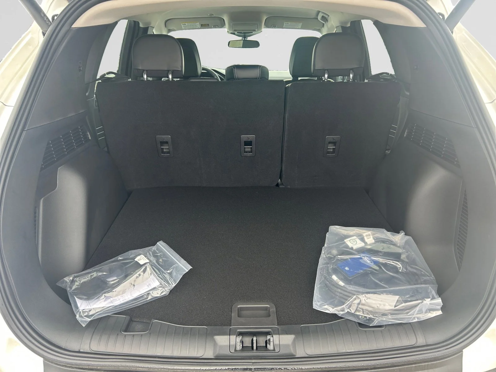 New 2026 Star White Metallic Tri-Coat Ford PHEV image 10