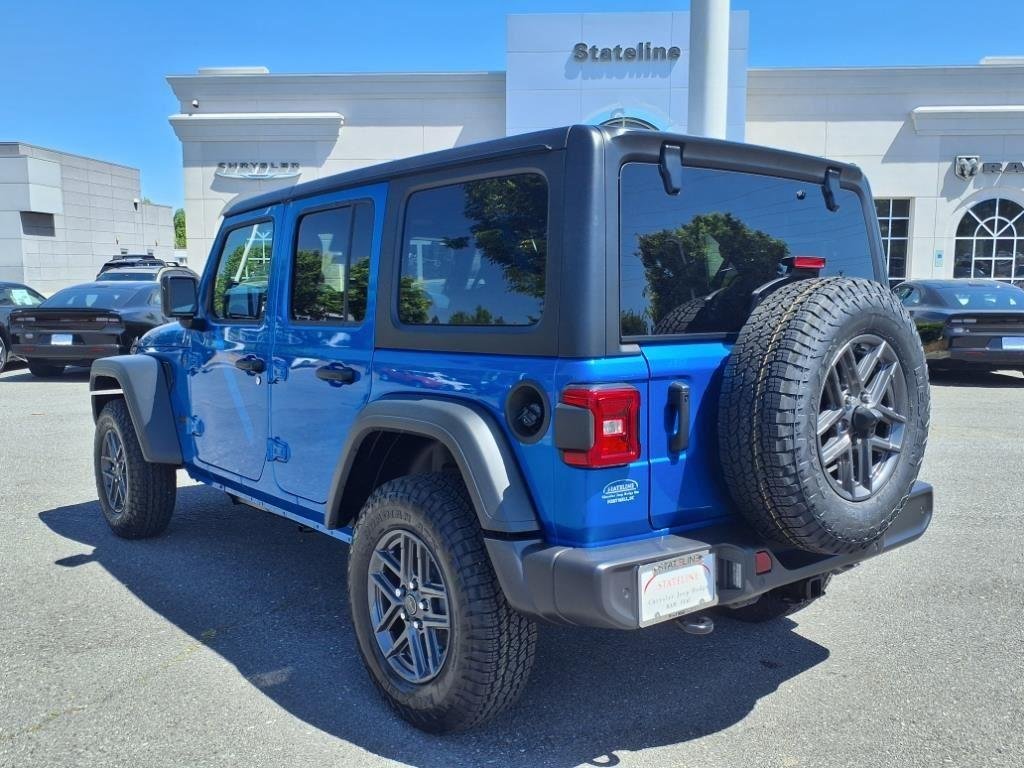 New 2025 Hydro Blue Pearl-Coat Exterior Paint Jeep Sport S image 15
