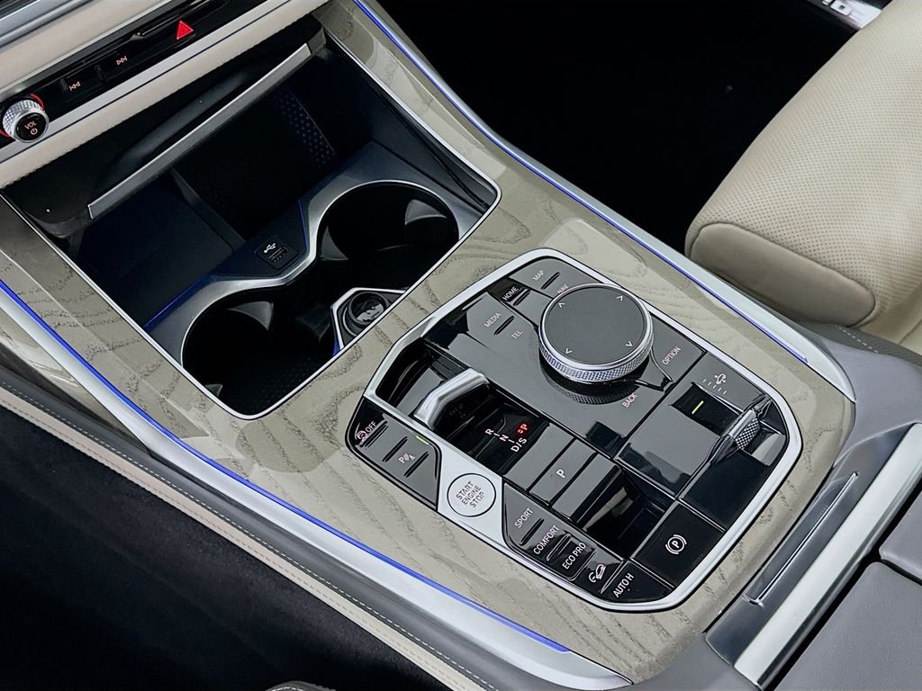 2025 BMW X7 M60i - Photo 17