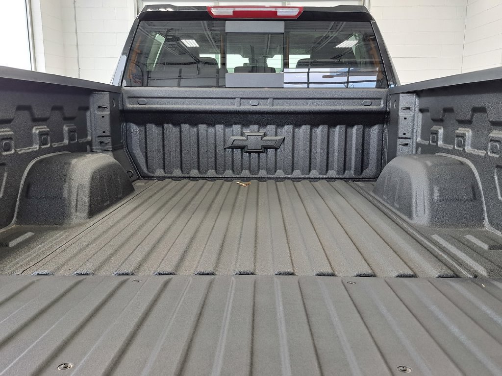2026 Chevrolet Silverado 1500 RST Crew Cab Pickup Slide 13