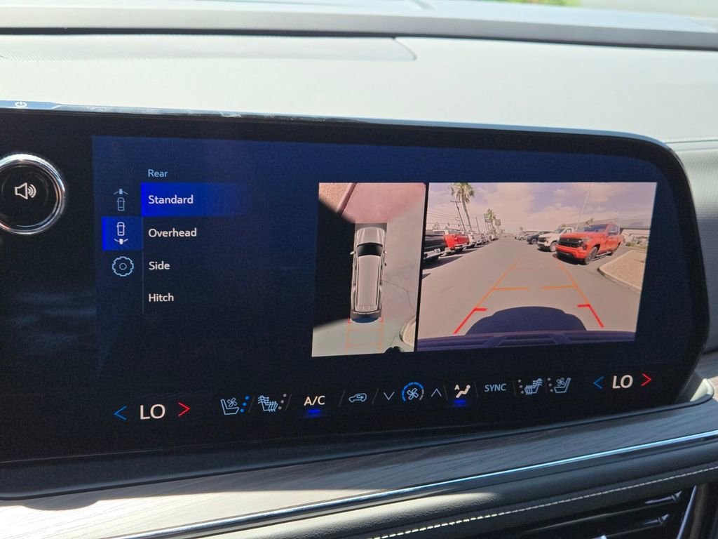 2025 Chevrolet Suburban Premier - Photo 13