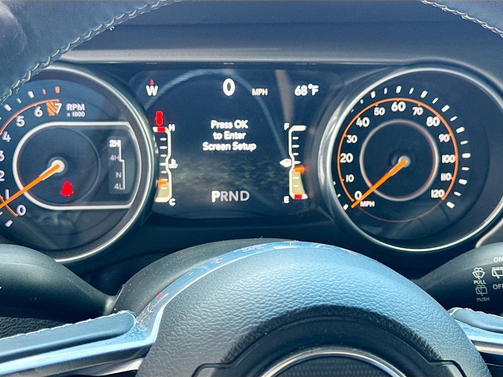 Used 2018 Silver Jeep Unlimited Sahara image 14