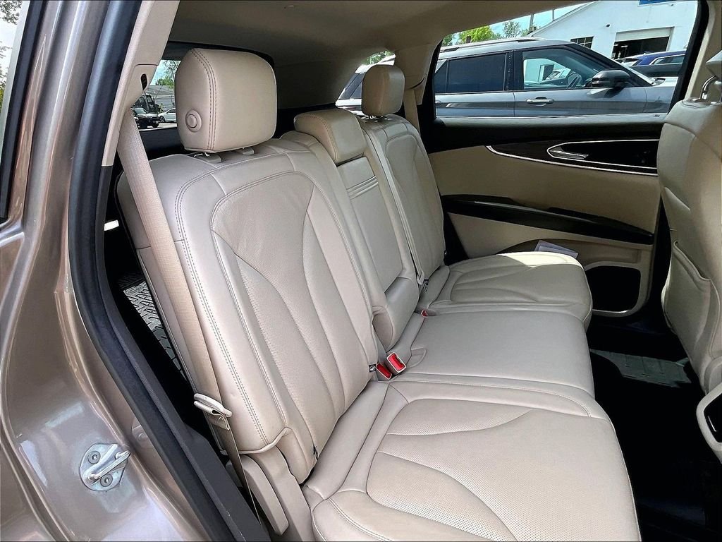 Used 2019 Brown Lincoln Reserve image 19