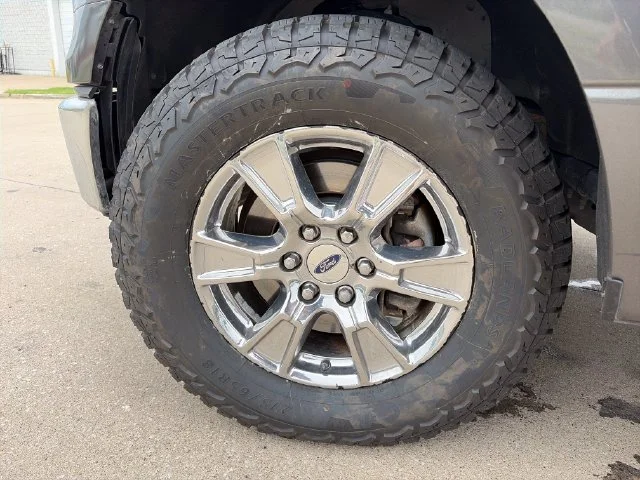 Used 2017 Gray Ford XLT image 37
