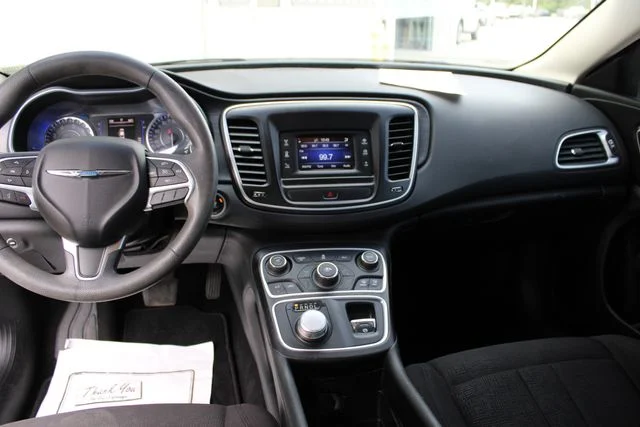 Used 2015 White Chrysler Limited image 21