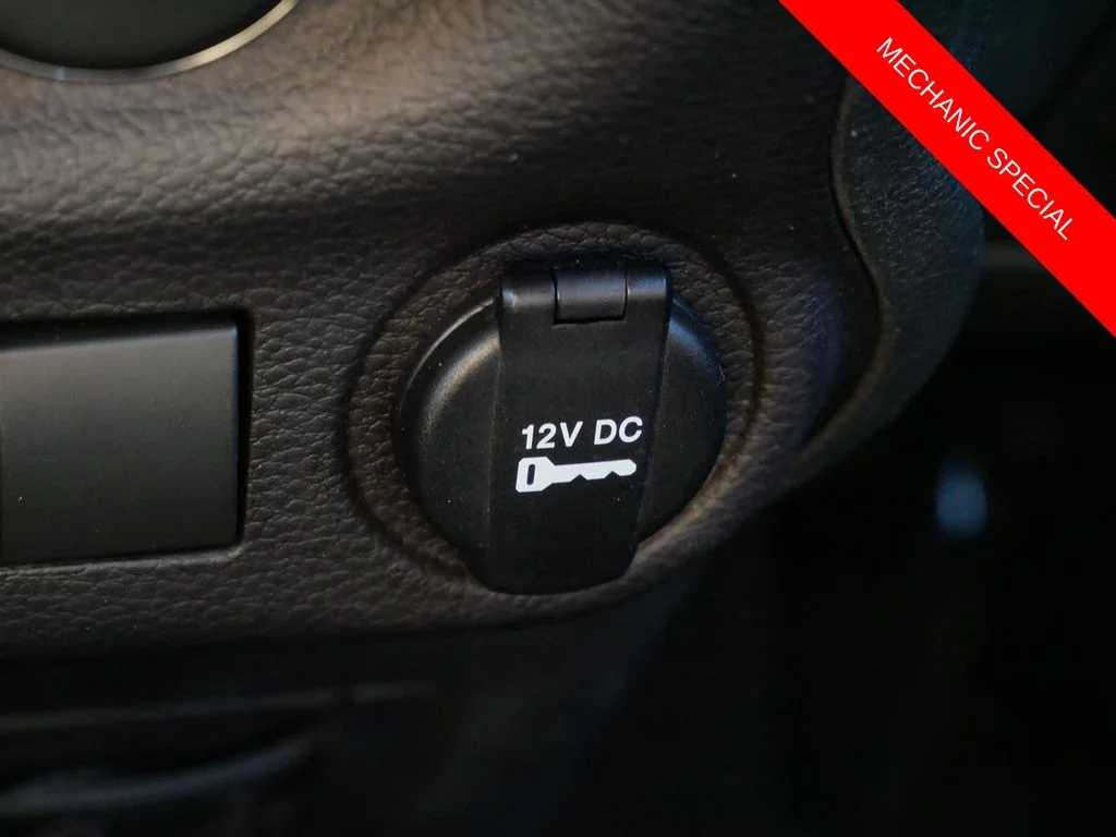 Used 2015 Silver Jeep Sport image 27
