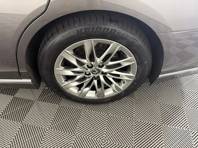 Used 2022 Silver Lexus 500 Base image 13