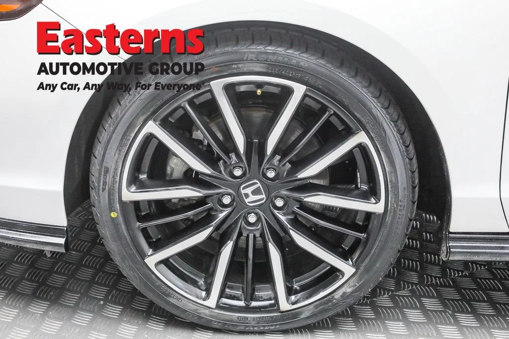 Used 2024 White Honda Touring image 30