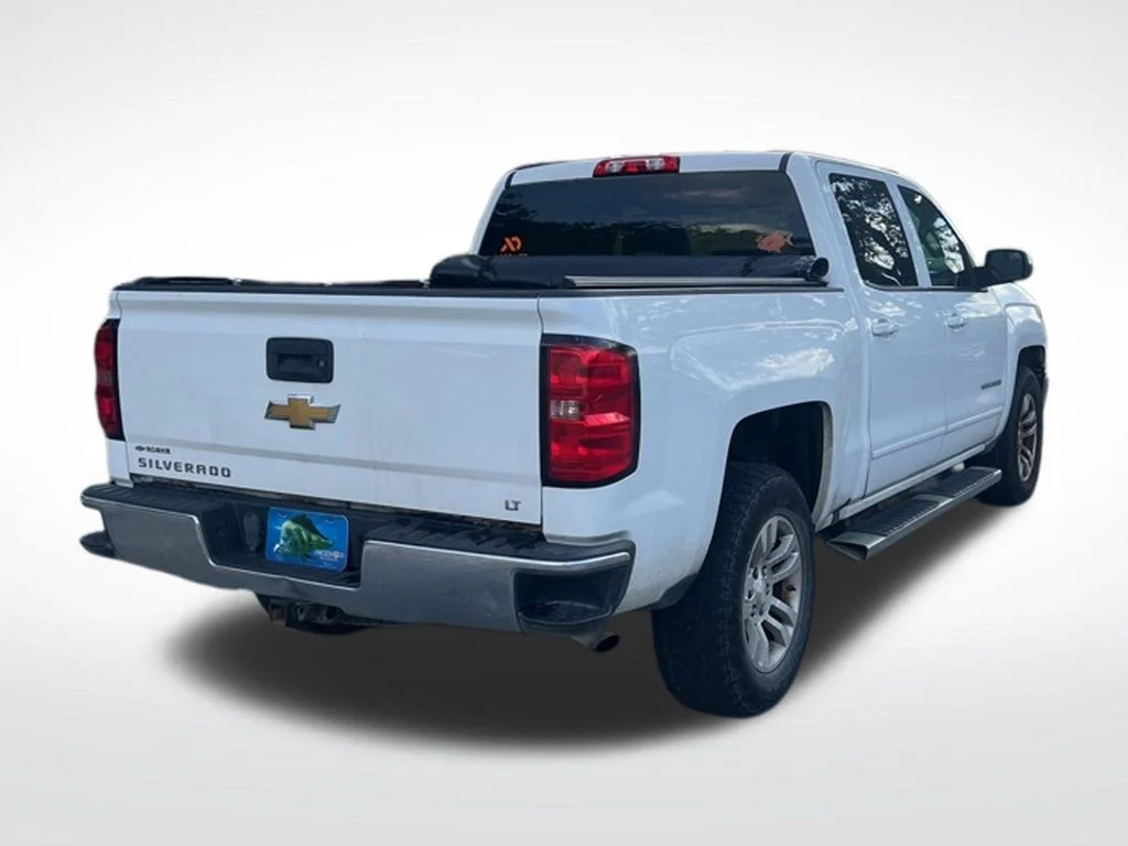 Used 2016 Summit White Chevrolet LT image 5