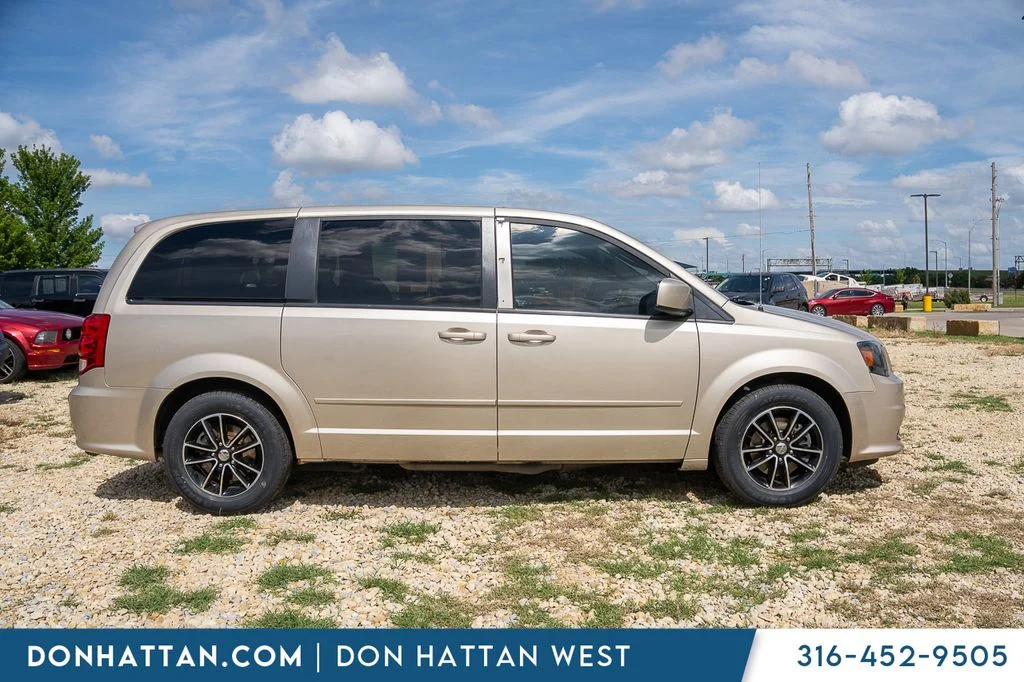Used 2016 Beige Dodge R/T image 32