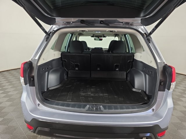 Certified Used 2022 Silver Subaru Premium image 21