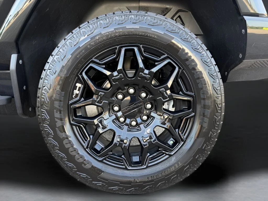 Used 2025 Black GMC 2X image 39
