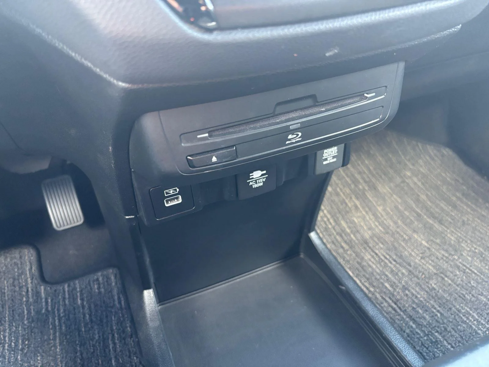 Used 2021 Crystal Black Pearl Honda Touring image 29