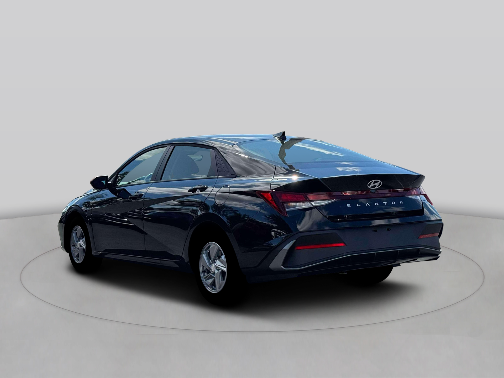 New 2026 Black Hyundai SE image 5
