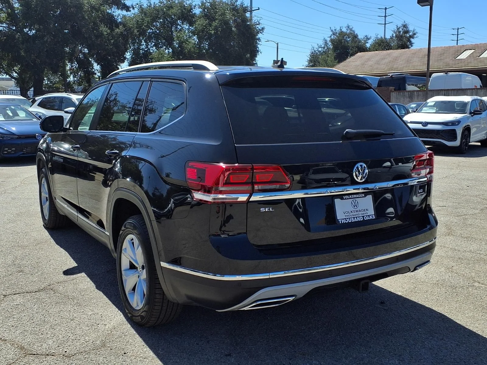 Used 2018 Black Volkswagen SEL image 5