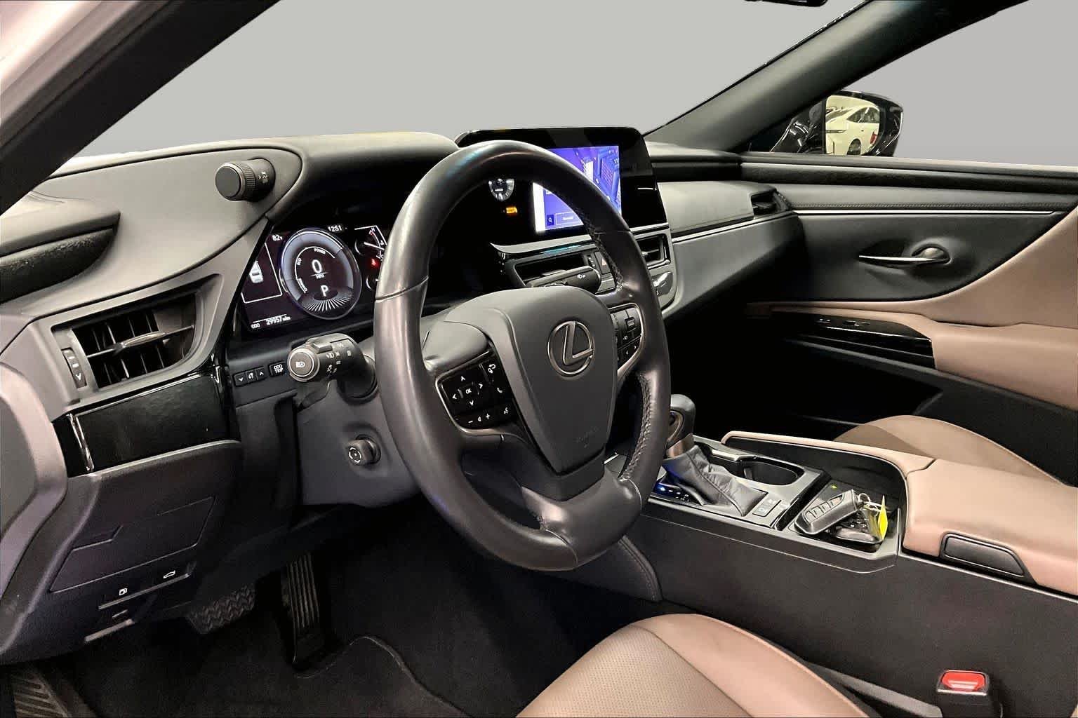 Certified Used 2025 Eminent White Pearl Lexus  image 18